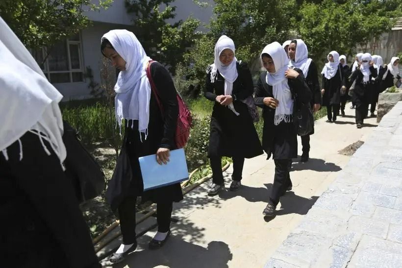 عفو بین‌الملل:حق آموزش زنان و دختران خط سرخ جامعه جهانی در مذاکرات با طالبان باشد