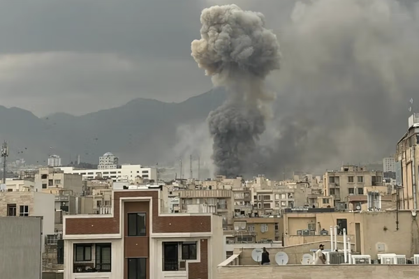 خبير أميركي بارز: الحرب مع إيران تحمل تداعيات سلبية على باكستان وطالبان