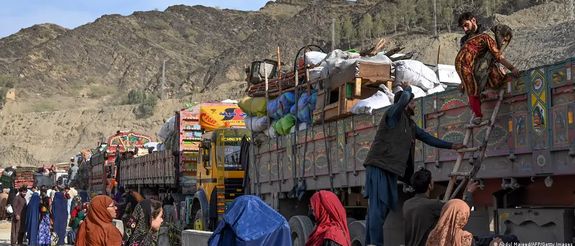 Over 500 Afghan Refugees Return To Afghanistan From Pakistan