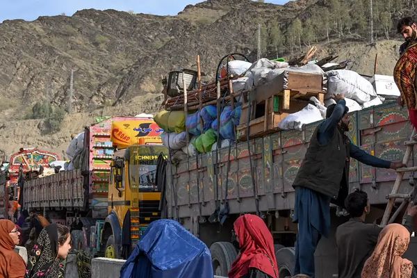 Over 500 Afghan Refugees Return To Afghanistan From Pakistan