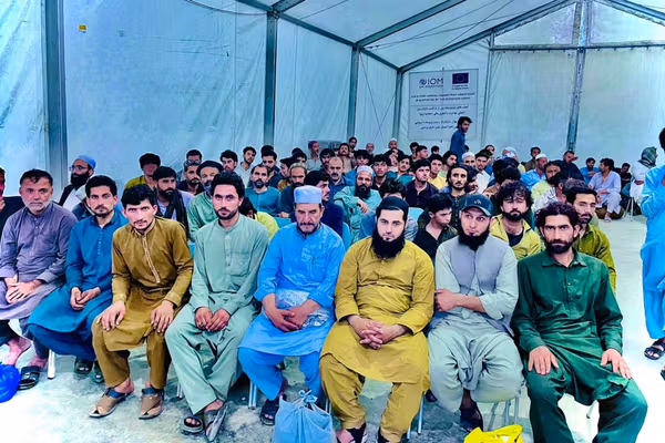 طالبان: د پاکستان له زندانونو ۳۴۴ افغانان تر خوشې کېدو وروسته هېواد ته راستانه شوي
