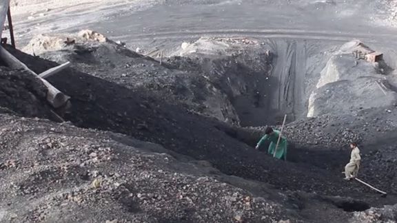 طالبان: روزانه هزار تُن زغال سنگ در شمال افغانستان استخراج و به تجار فروخته میشود