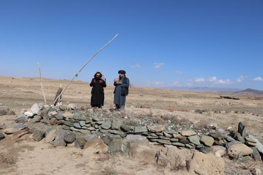 طالبان د «پټه خزانه» کتاب د لیکوال محمد هوتک قبر بیا رغوي