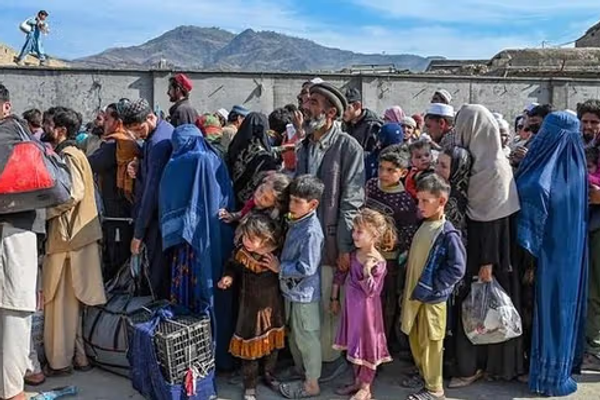تېره ورځ له ایران او پاکستان نه نږدې ۴زره کډوال افغانستان ته ستانه شوي