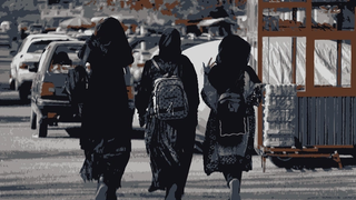 د نجونو پر زده کړو بندیز؛ په ۲۰۲۴ کال کې د چټکو زده کړو تر ۳۰۰۰ ډېر ټولګي تړل شوي