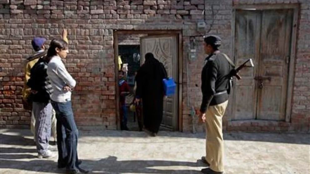 دو نفر در حمله افراد مسلح به تیم واکسیناسیون فلج اطفال در خیبر پختونخوا کشته شدند