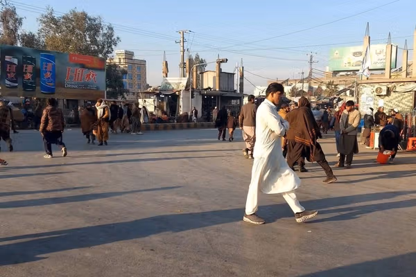 طالبانو د جلالاباد ښار په ځینو سیمو کې د رېکشاوو پر تګ راتګ بندیز ولګاوه