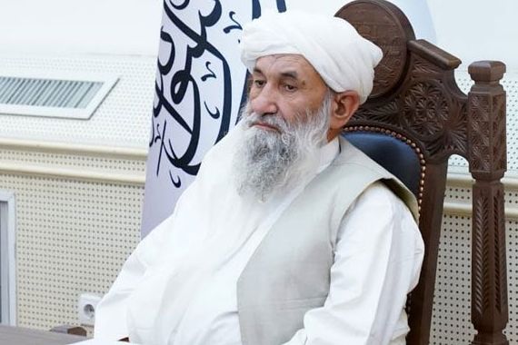 از ملا حسن نقل شده ست که گفته است که تا وقتی که او زنده است، دختران نمیتوانند به مکتب بروند