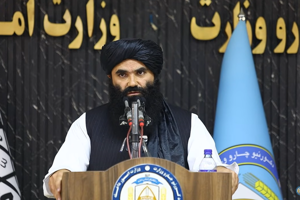 سراجالدین حقاني د پاکستان د دیني عالمانو او اسحاق ډار د څرګندونو هرکلی کړی