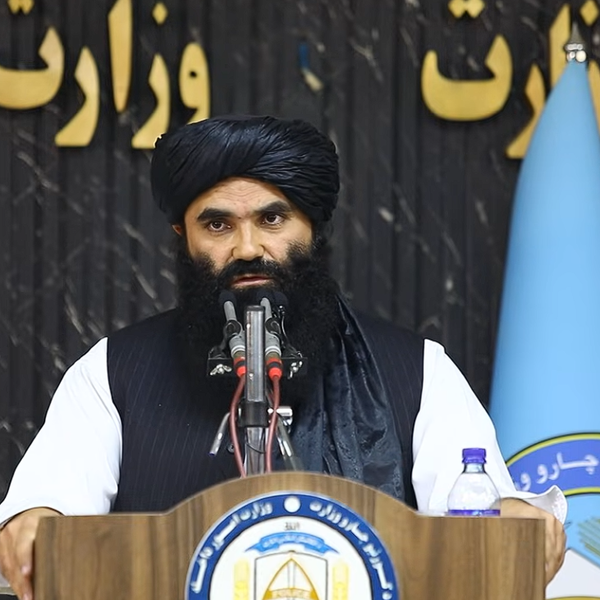 سراجالدین حقاني د پاکستان د دیني عالمانو او اسحاق ډار د څرګندونو هرکلی کړی