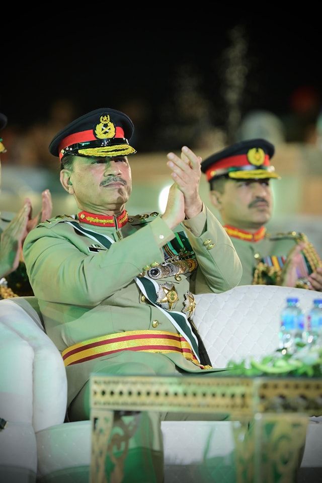 با اصلاح قانون اساسی پاکستان، جایگاه و اختیارات مارشال منیر افزایش می‌یابد