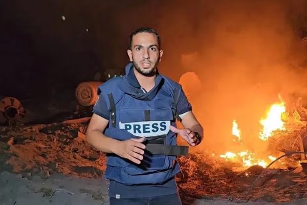 إسرائيل تقول إنها قتلت صحفيًا من قناة الجزيرة في غزة