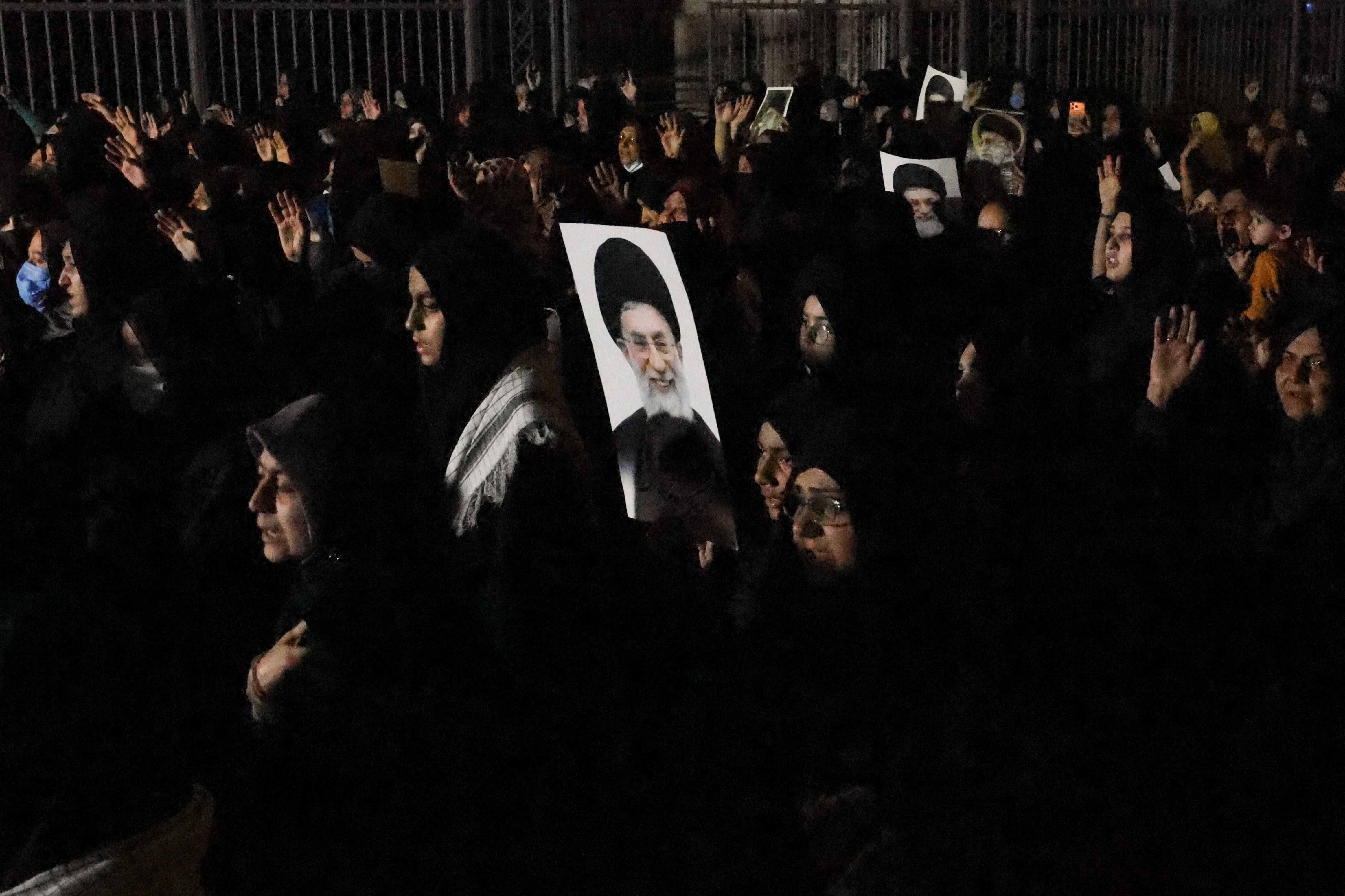 أنصار خامنئي بعد سماع خبر مقتله