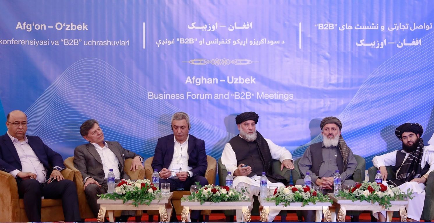 د سوداګریزو اړیکو ګډ کنفرانس؛ طالبانو او ازبک چارواکو پر پانګونې ټینګار کړی