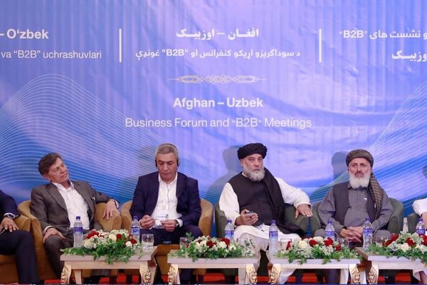 د سوداګریزو اړیکو ګډ کنفرانس؛ طالبانو او ازبک چارواکو پر پانګونې ټینګار کړی