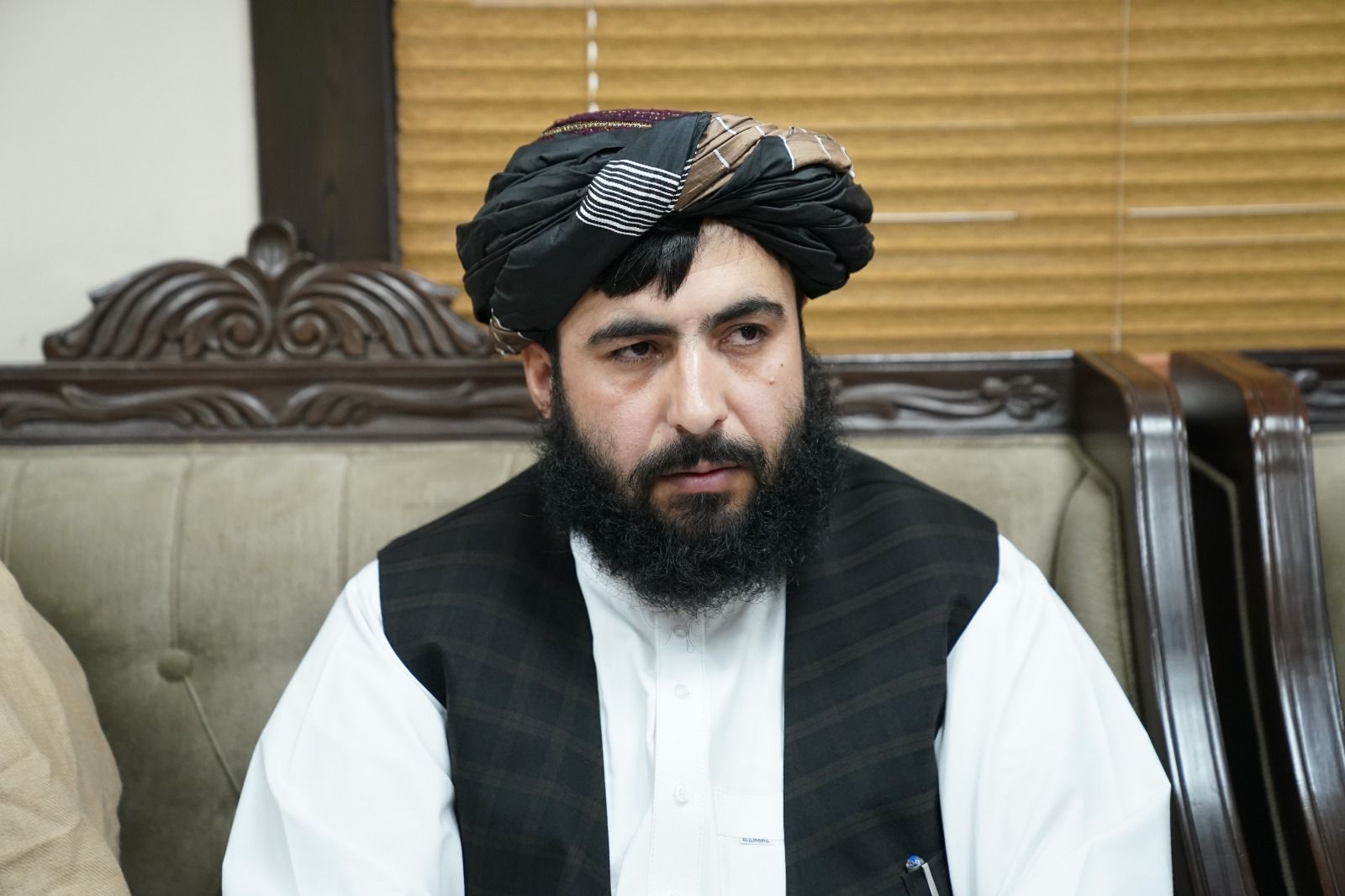 د طالبانو مرستيال ویاند: ایران سره د خبرو له لارې مو ۴ زره بنديان افغانستان ته انتقال کړي