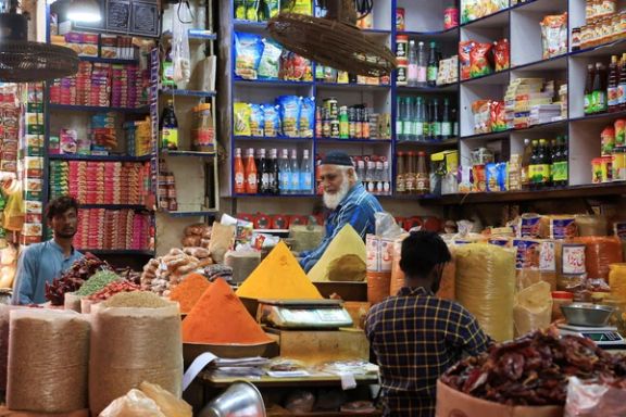 پاکستان سال گذشته بیش از ۷۰۰ هزار کارگر به خارج اعزام کرد