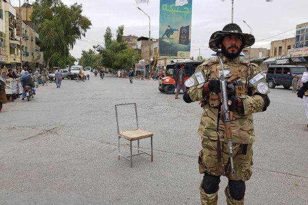 طالبانو کندهار کې د لوی اختر لمانځه لپاره مخابراتي شبکې او انټرنېټ په لنډمهالي ډول بند کړي