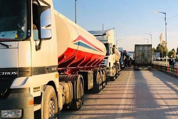 طالبان وايي، چې ۱۶۶ ټانکره بېکیفیته تېل یې بېرته ایران او تاجکستان ته ورګرځولي دي