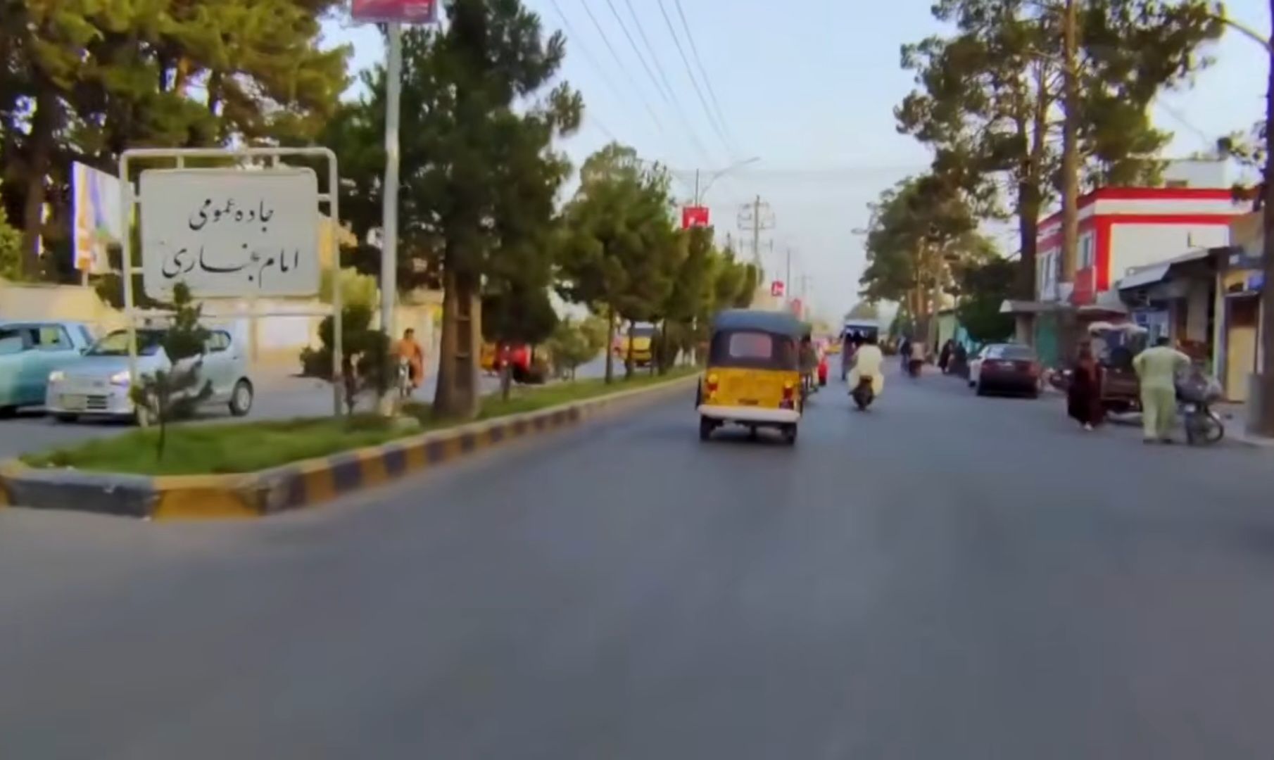 دختری از هرات: «دو هفته است از خانه خارج نشدیم»