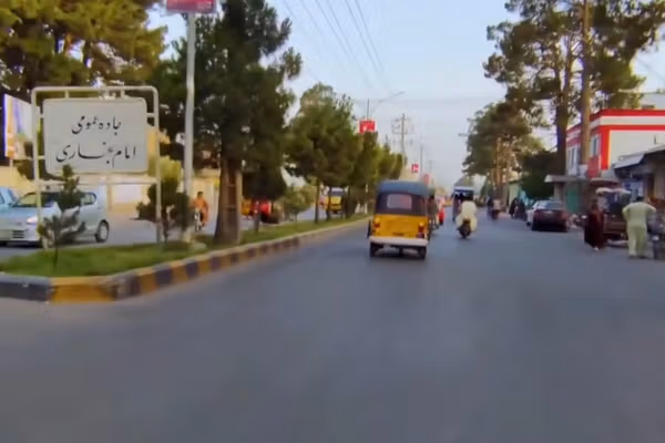 دختری از هرات: «دو هفته است از خانه خارج نشدیم»