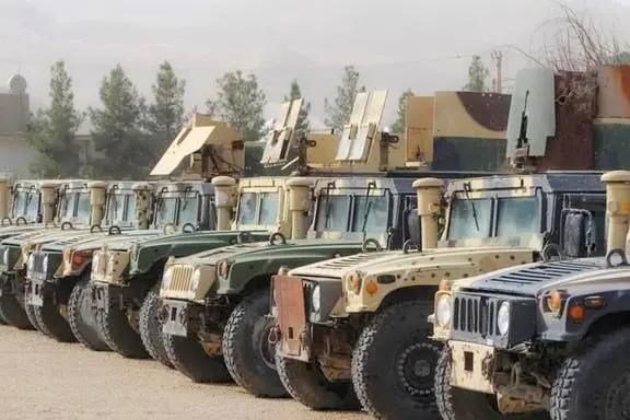 سیانان در اپریل ۲۰۲۲ به نقل از پنتاگون نوشت که امریکا تجهیزات نظامی به ارزش هفت میلیارد دالر را برای طالبان باقی گذاشته است