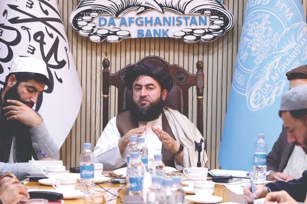 طالبانو له خصوصي بانکونو غوښتي چې په بهر کې پانګونې کمې کړي