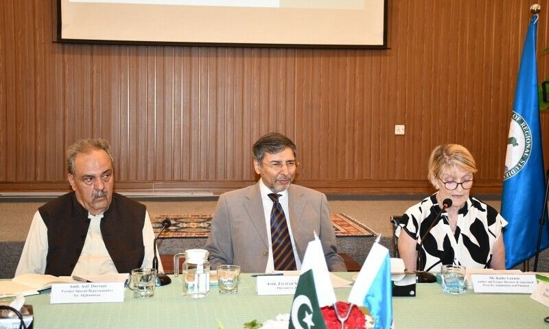 د اسوشيټيډ خبرياله وايي په افغانستان کې د وسله والو ډلو شتون د سيمې امنیت ته ننګونه ده