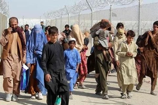 په یوه ورځ؛ له ایران او پاکستان نه تر ۱۵۰۰ ډېر کډوال افغانستان ته ستانه شوي دي