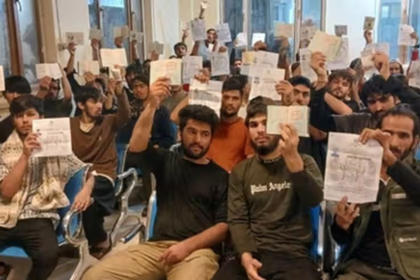 په یوه اونۍ کې؛ د پاکستان له زندانونو نږدې ۲۰۰ افغانان خوشې شوي دي