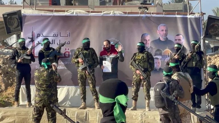 حماس سه گروگان اسرائیلی دیگر را به صلیب سرخ تسلیم داد