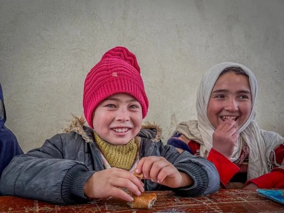 د خوړو نړۍوال پروګرام: په افغانستان کې ډېری ماشومان په تش نس ښوونځيو ته ځي