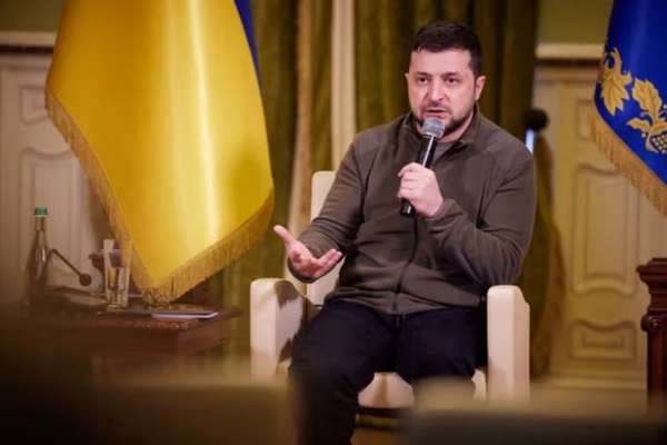 زېلېنسکي: اوکراین او متحدین یې باید د امریکا په مشرۍ د سولې خبرو له بهیر څخه ملاتړ وکړي