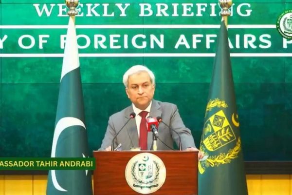 پاکستان: موږ به د افغانستان د خلکو له خوا ټاکل شوي حکومت سره همکاري کوو