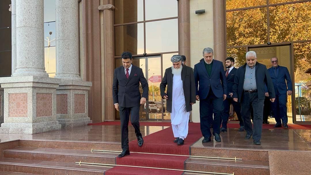 مشاور متقی درباره نشست‌های مخالفان: مخالفان سیاسی مانند خانواده شاه سابق ایران سرگردانند