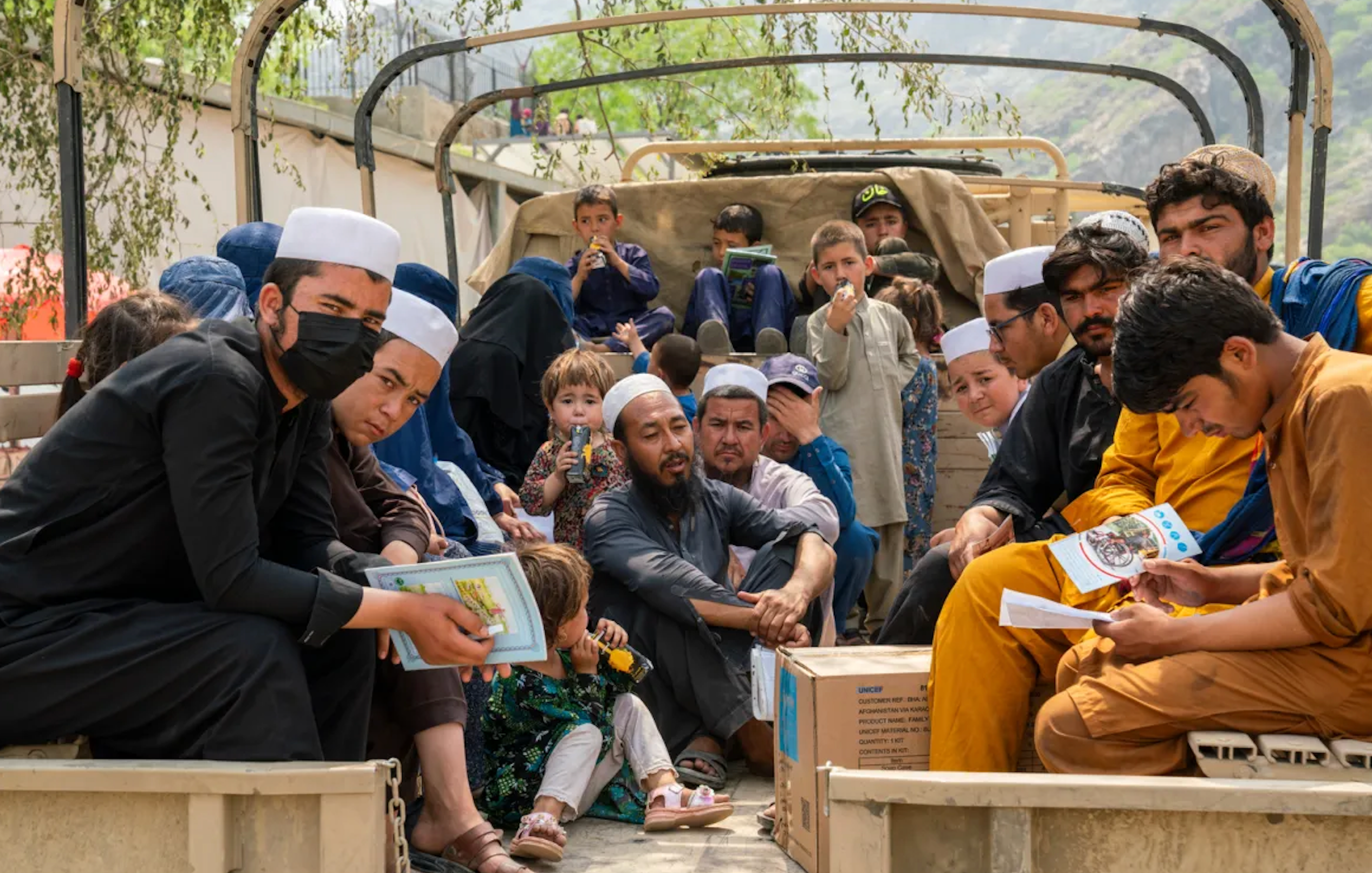 تېره ورځ له ۴زرو زیات افغان کډوال له پاکستان او ایران نه ستانه شوي