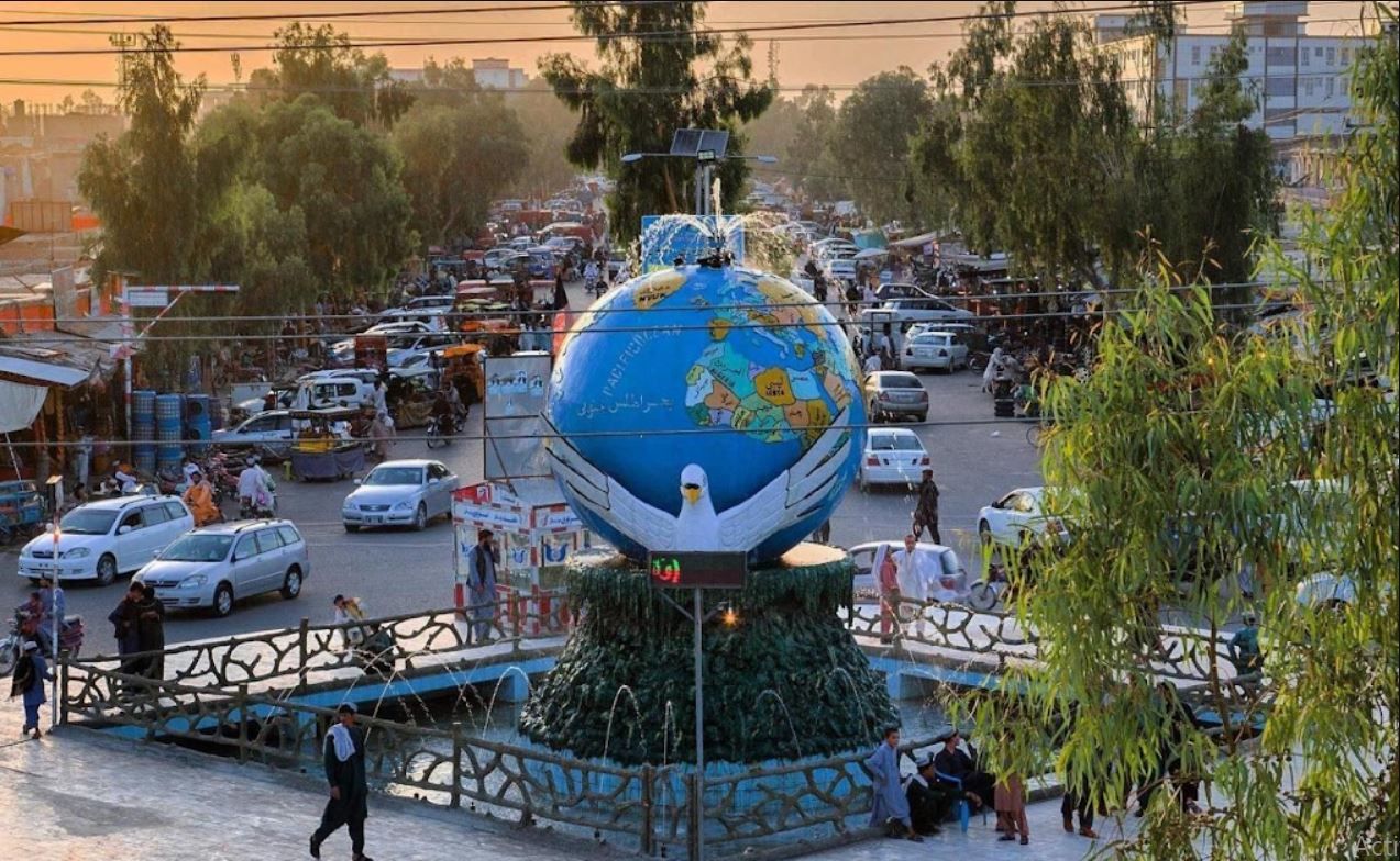 په هلمند کې د یوې ټرافیکي پېښې له امله ۶ کسان مړه او ۲ نور ټپيان شول