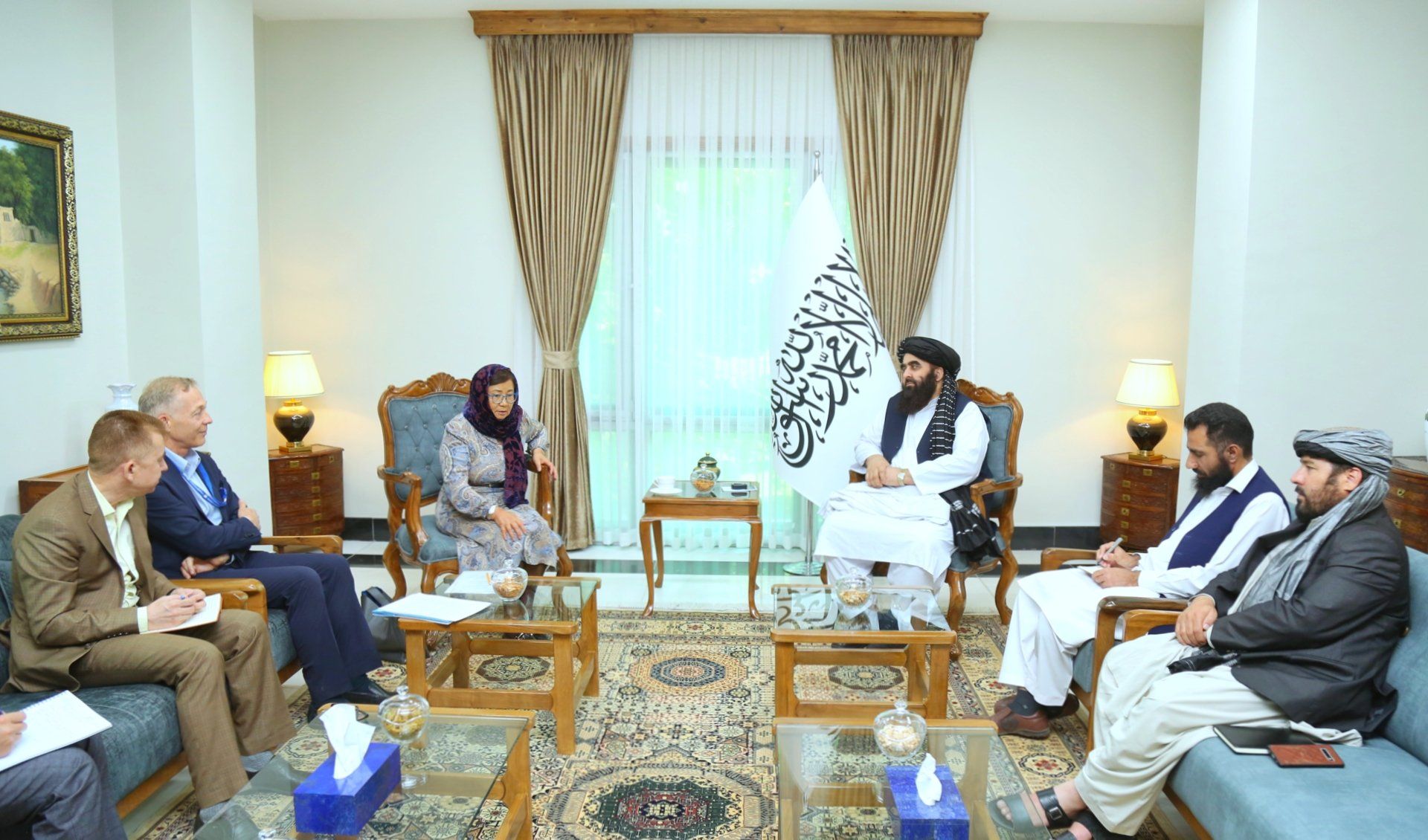 رئیس یوناما و وزیر خارجه طالبان در مورد نشست‌های آینده درباره افغانستان گفت‌و‌گو کردند