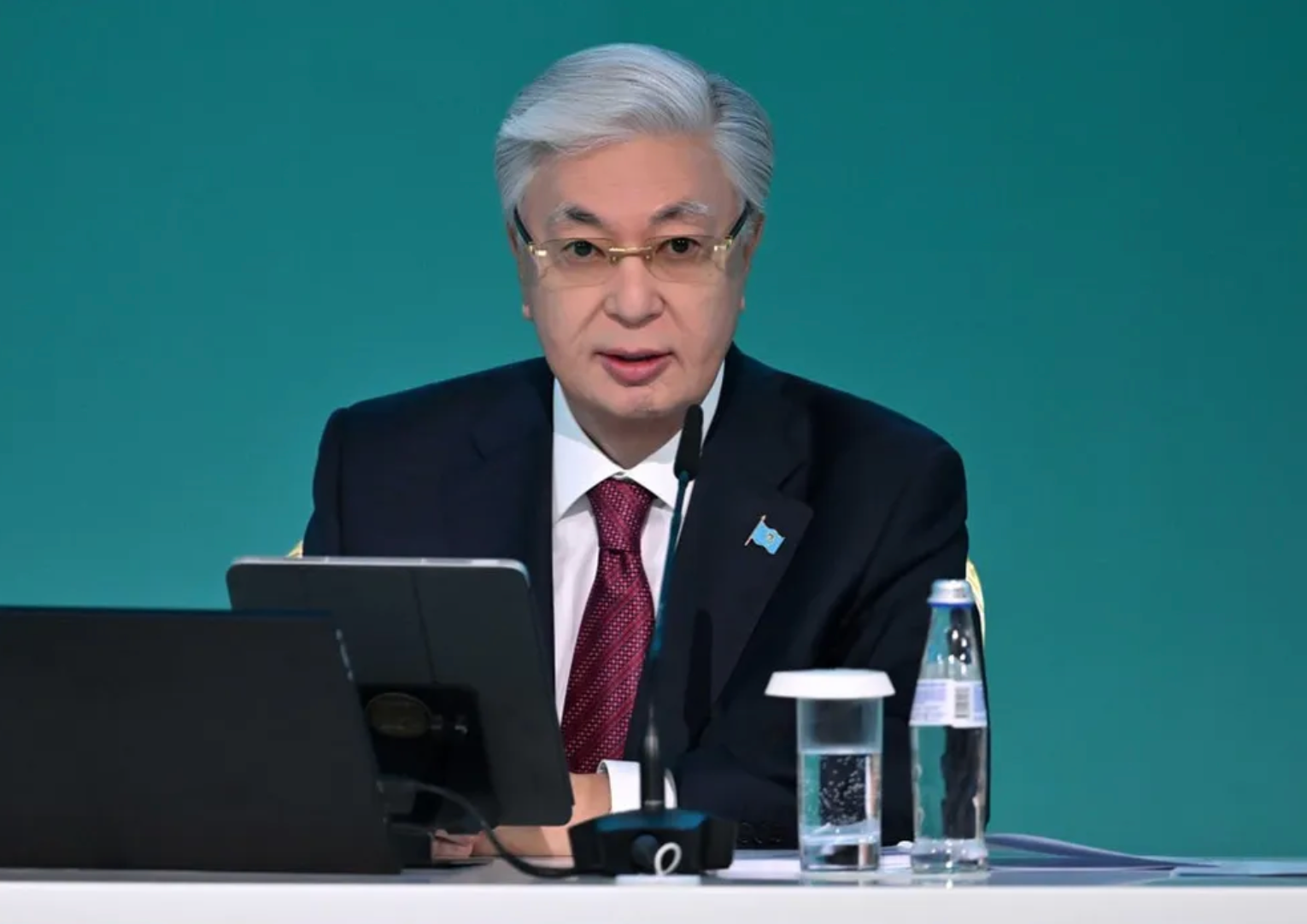 د قزاقستان ولسمشر د افغانستان لپاره د بشري مرستو پر دوام ټینګار وکړ