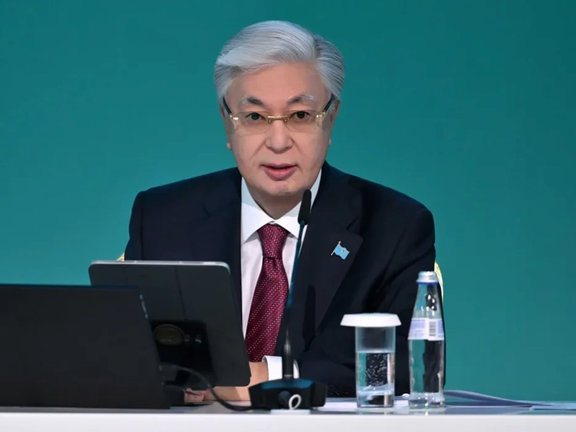 د قزاقستان ولسمشر د افغانستان لپاره د بشري مرستو پر دوام ټینګار وکړ