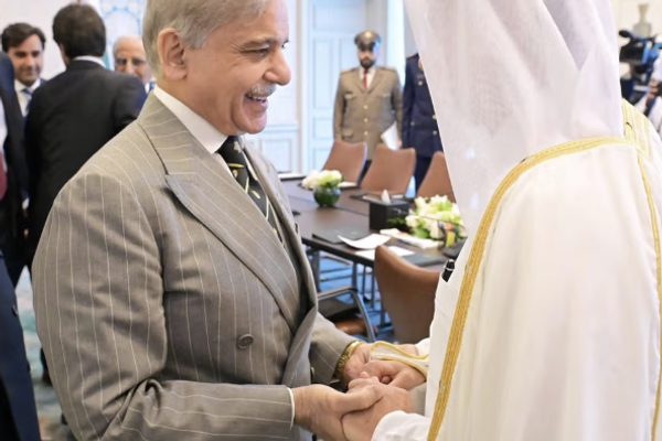 باكستان وقطر تبحثان الوضع في أفغانستان وإيران