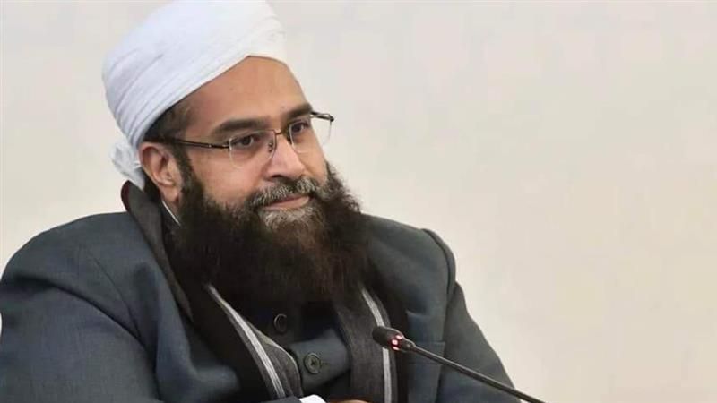 روحانی برجسته پاکستانی: کسی که «قل‌هوالله» بلد نیست، فتوا می‌دهد