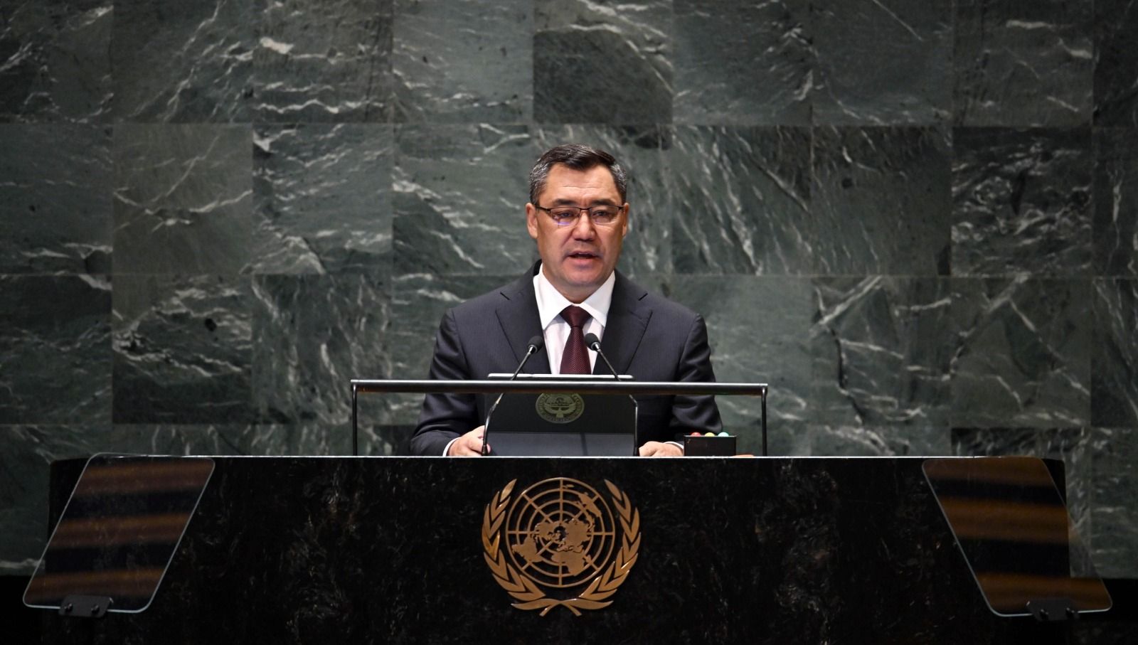 د قرغيزستان ولسمشر د افغانستان له خلکو سره د نړۍوالې ټولنې د بشري مرستو د دوام غوښتنه وکړه