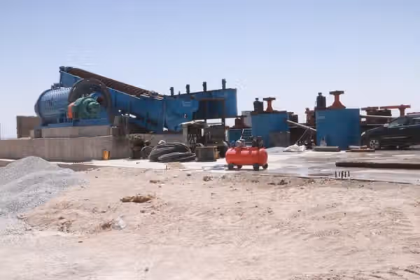 طالبان وایي هرات کې د سرب او جستو د پروسس کارخونې ودانیزې چارې ۵۰ سلنه بشپړې شوې