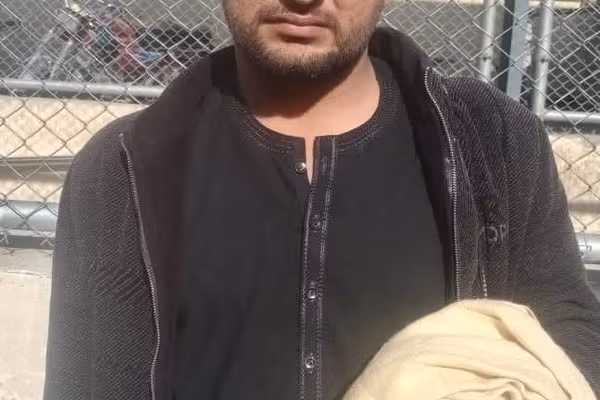 په پېښور کې د پاکستان پرضد د څرګندونو له امله یو افغان کډوال افغانستان ته واېستل شو