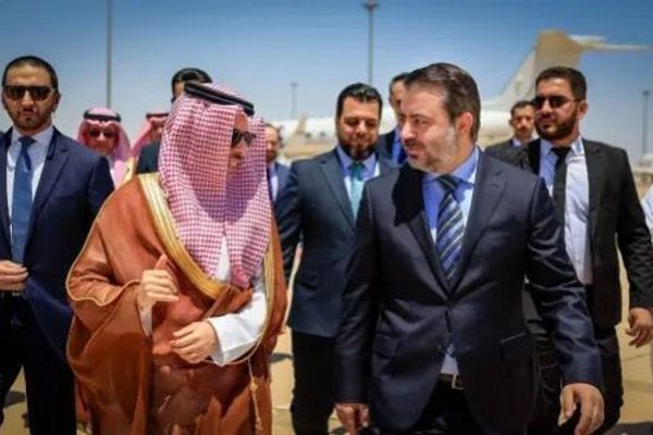د سعودي عربستان بهرنیو چارو وزیر: له سوریې سره په اقتصادي برخه کې د پانګونې لېوالتیا لري
