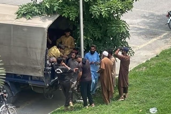 منظمة إعلامية تحذّر من تصاعد الاعتقالات "التعسفية" لصحفيين أفغان في باكستان