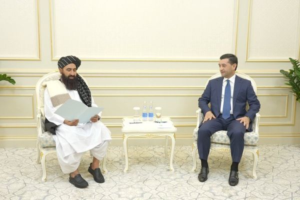 طالبان له ازبکستان سره په اقتصادي او سوداګریزو برخو کې اړیکې پراخوي