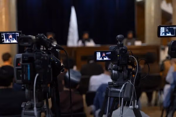 طالبان مجوز اکثر نهادهای حامی رسانهها را لغو کرد