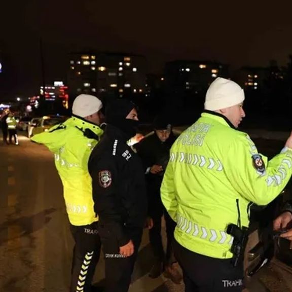 ۲۳ مهاجر افغان در یک موتر باربری در ترکیه بازداشت شدند